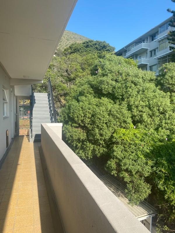 To Let 1 Bedroom Property for Rent in Sea Point Western Cape